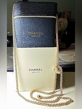 CHANEL Navy Tweed Vanity Case with Add m-On Gold Chain Chain Strap GWP NWB